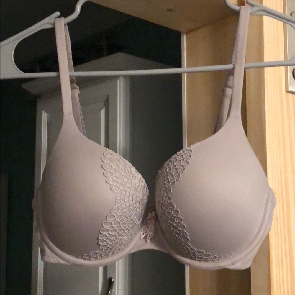 Victoria’s Secret convertible bra size 32D